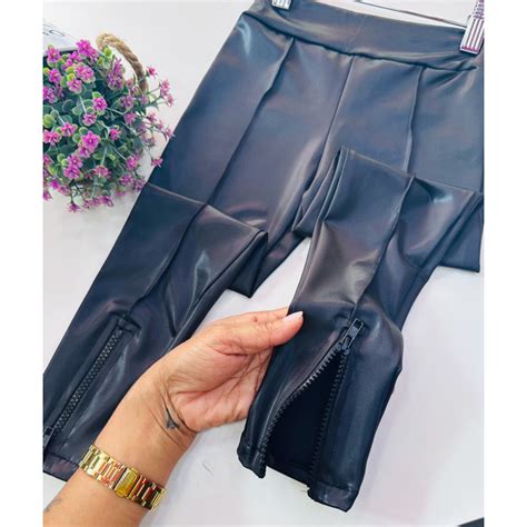 calça prada com zíper na barra